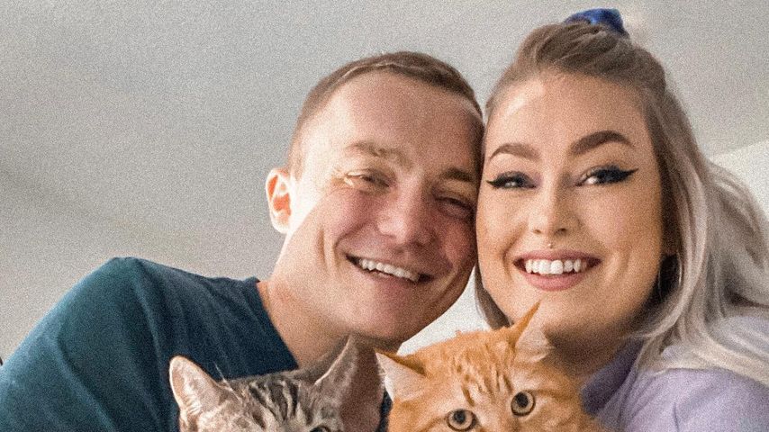 Nico und Lenara mit ihren Katzen im November 2020
