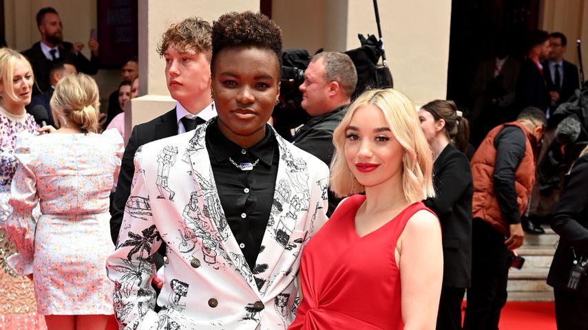 Nicola Adams und schwangere Ella Baig posieren bei Event