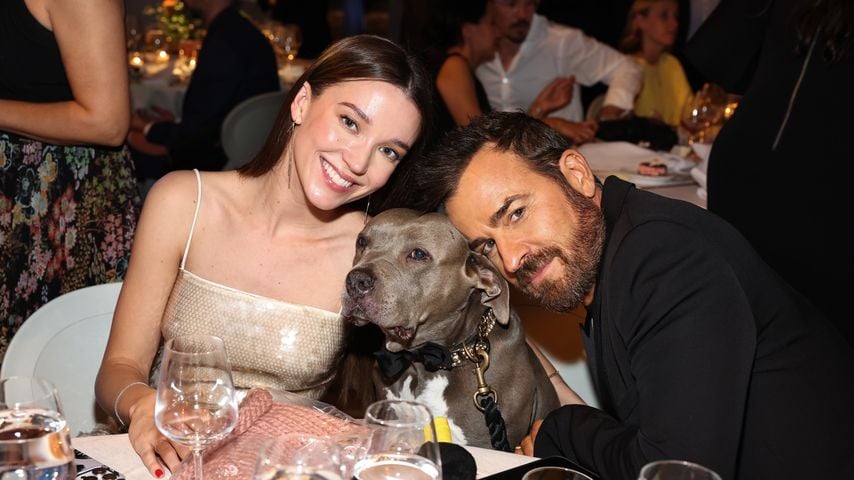 Nicole Brydon Bloom und Justin Theroux mit Hund Kuma, September 2024