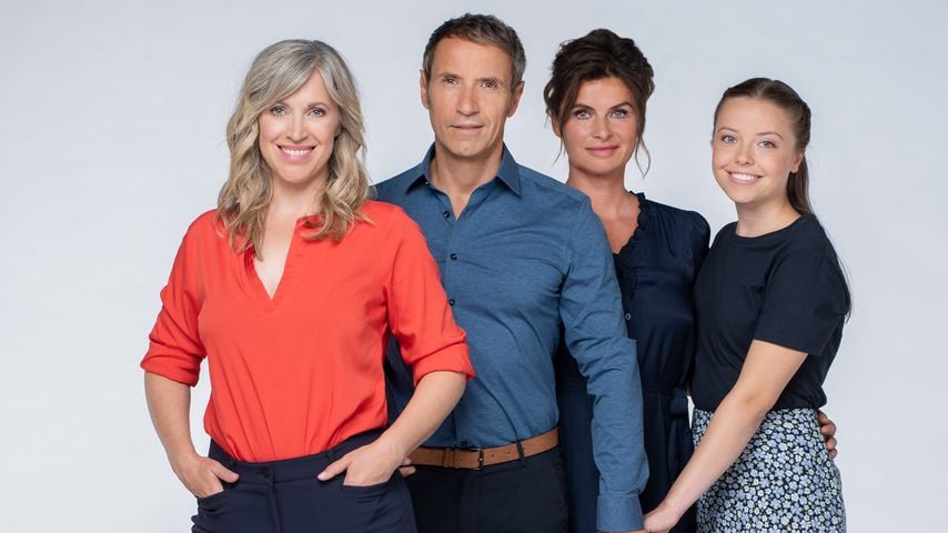 Nicole Ernst, Stefan Plepp, Anne Brendler und Leonie Beuthner bei "Rote Rosen"