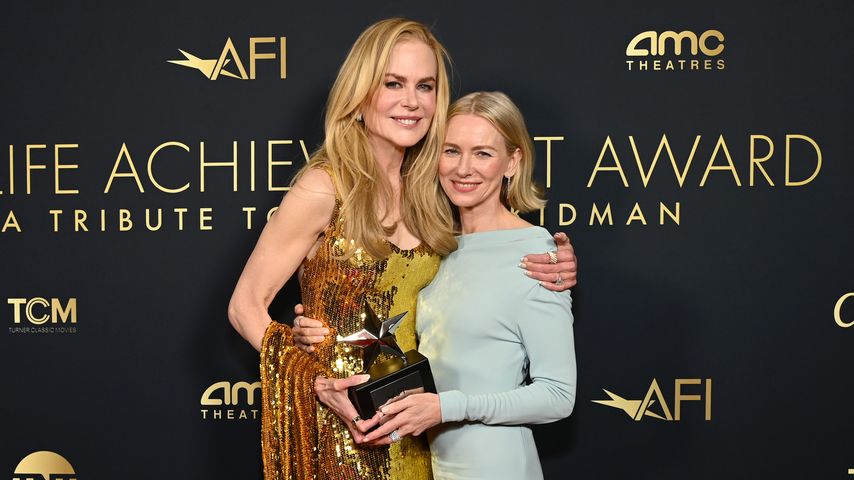 Nicole Kidman und Naomi Watts strahlen bei Balenciaga-Show