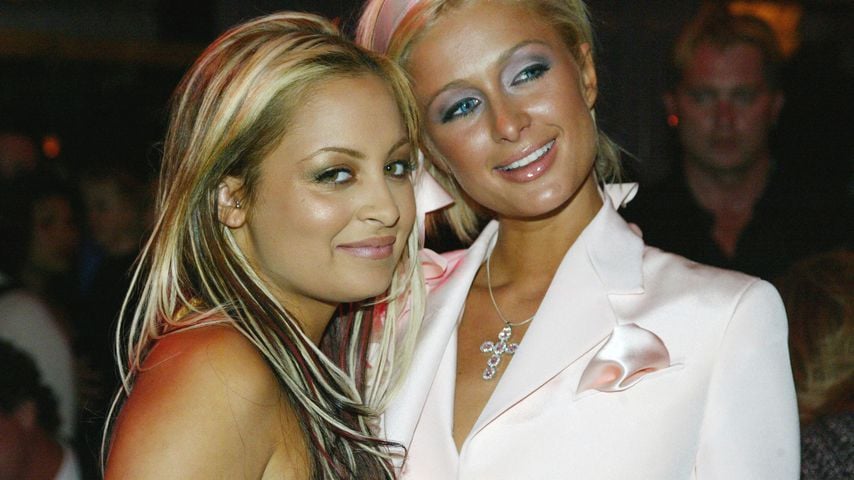 Nicole Richie und Paris Hilton bei der "The Simple Life"-Premiere im Dezember 2003