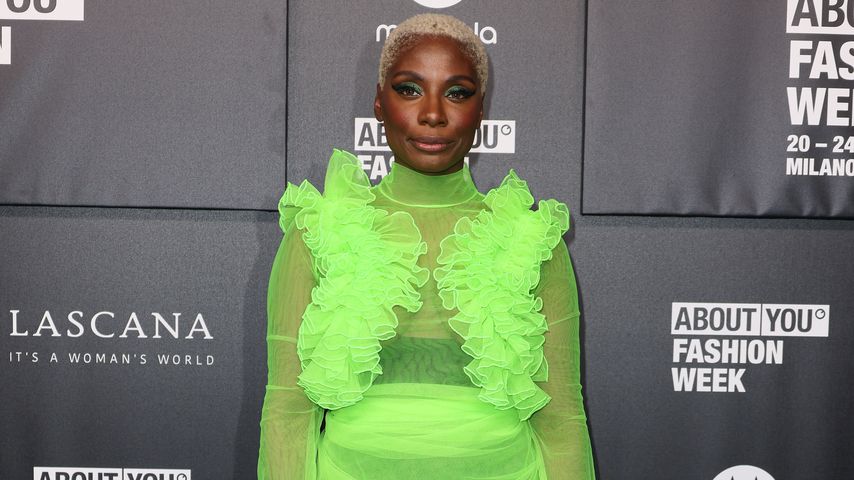 Nikeata Thompson bei der About You Fashion Week