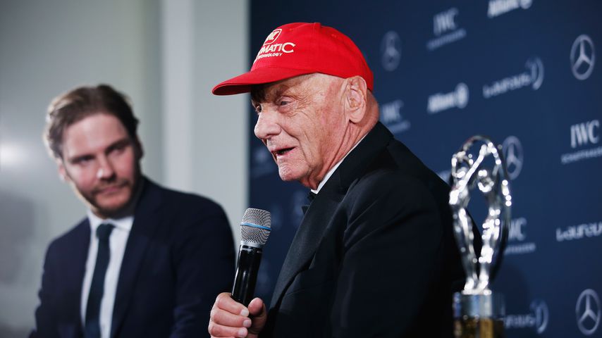 Kappe und Schweigeminute: Formel-1-Stars gedenken Niki Lauda