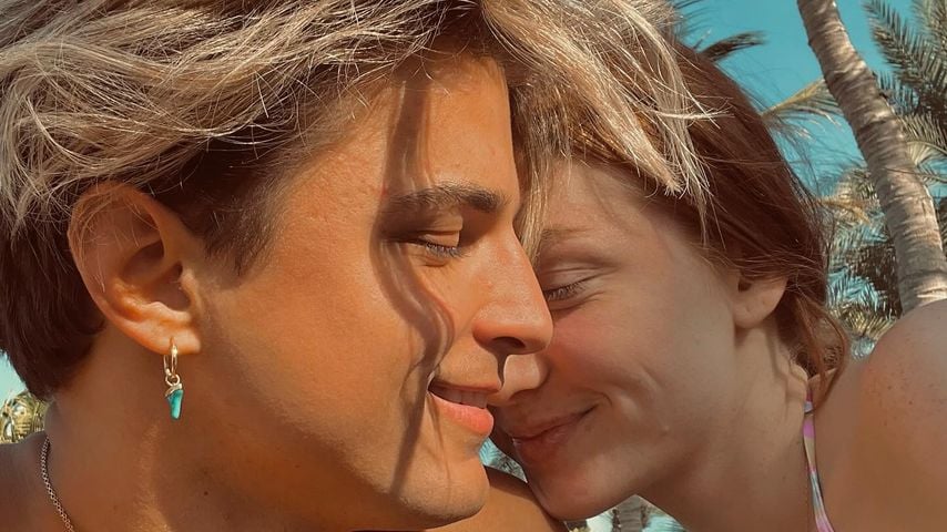 Süß! Nikita Kuzmin und seine Lauren turteln im Dubai-Urlaub