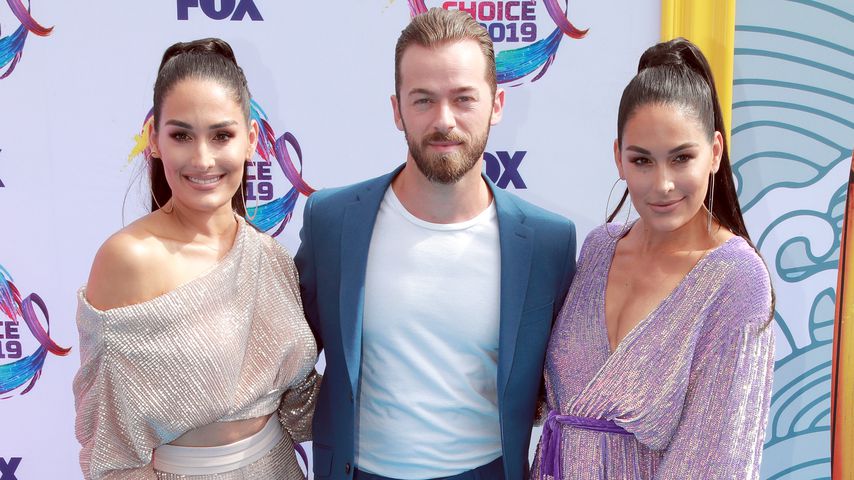 Nikki Bella, Artem Chigvintsev und Brie Bella bei den "Teen Choice Awards" in LA im August 2019