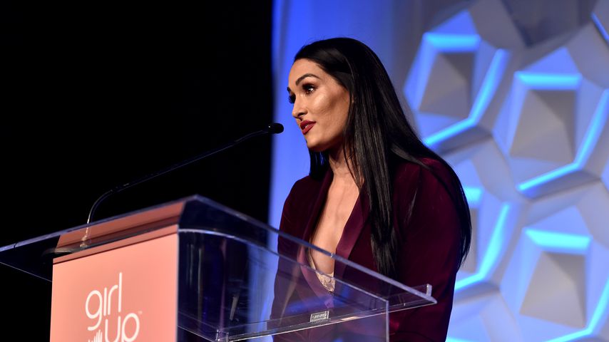 Neu-Mama Nikki Bella spricht offen über ihre Stillprobleme!