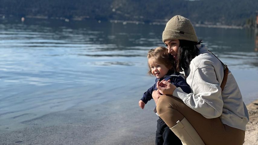 Nikki Bella mit ihrem Sohn Matteo