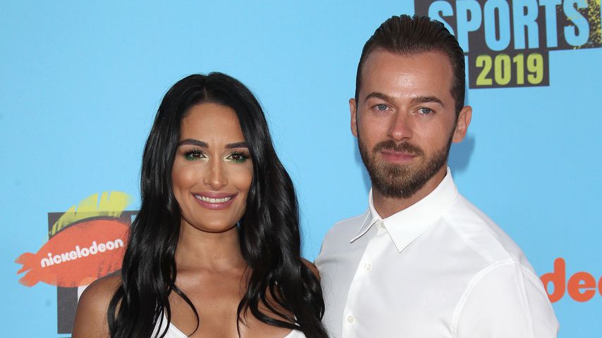 Erster Paar-Auftritt: Nikki Bella mit Artem auf Red Carpet