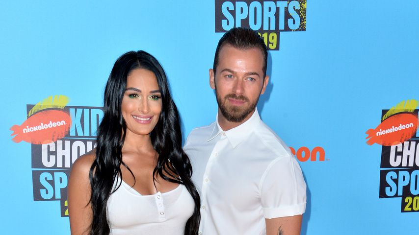 Nikki Bella lässt sich nach Artems Festnahme nichts anmerken
