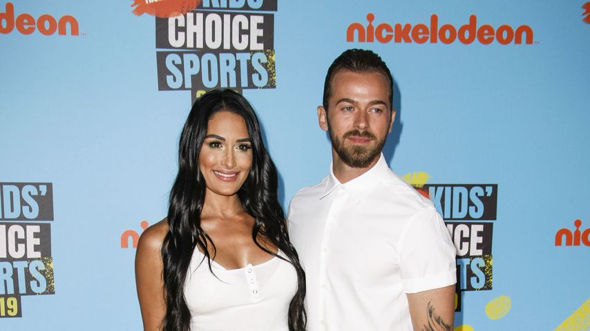 Räumliche Trennung machte Nikki Bella und Artem stärker