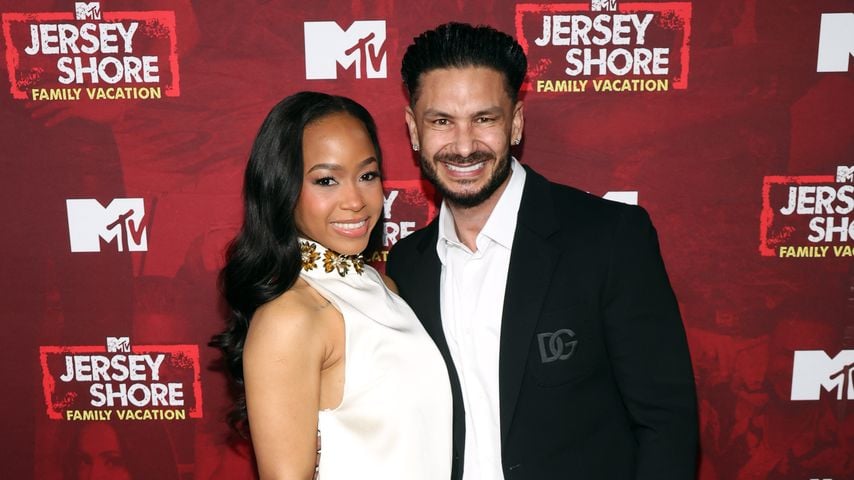 DJ Pauly D und seine Nikki Hall verloben sich in Las Vegas