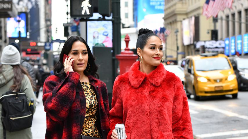 Nikki und Brie Bella im Dezember 2019 in New York