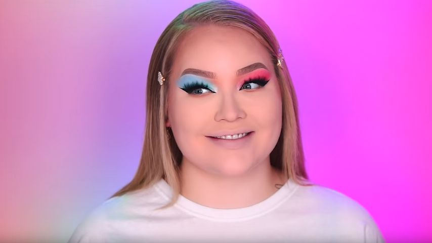 Nach Transgender-Outing: Nikkie Tutorials zurück im Netz