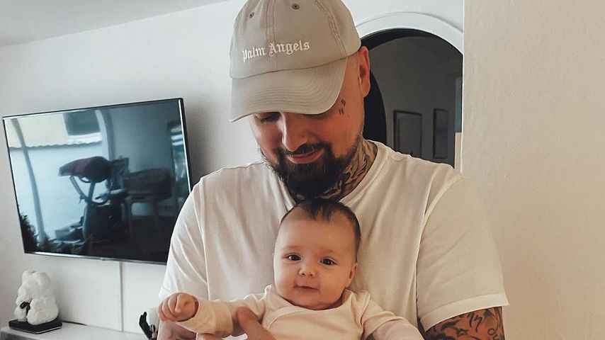 Niklas Schröder und seine Tochter Hailey, November 2021