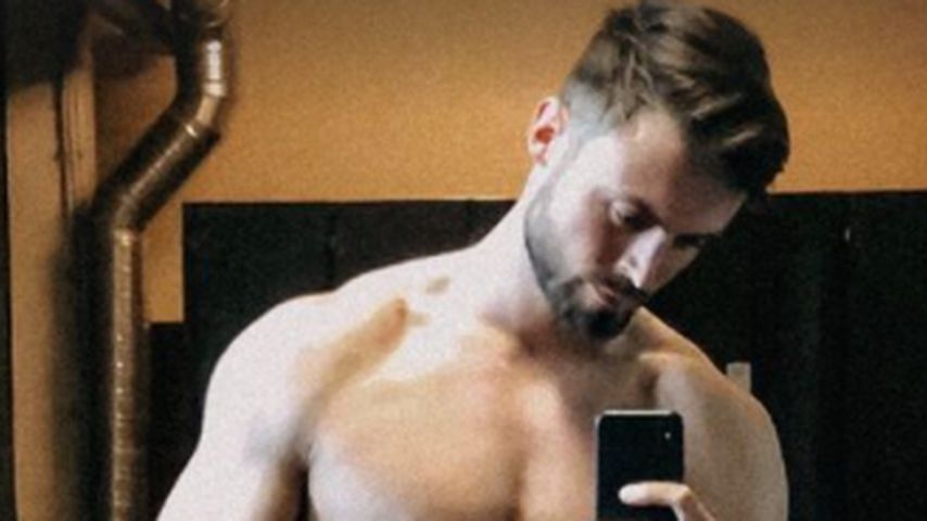 Sexy Sixpack: Bachelor Niko Griesert zeigt, was er hat!