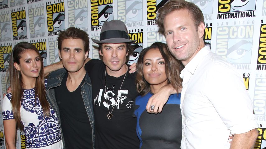 Nina Dobrev, Paul Wesley, Ian Sommerhalder, Kat Graham und Matthew Davis 2014 in San Diego