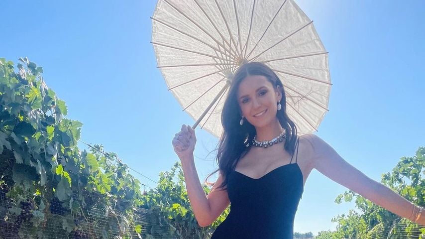 Nina Dobrev bei Sarah Hylands Hochzeit 2022