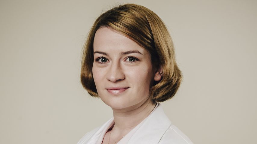 Nina Gummich für "Charité"