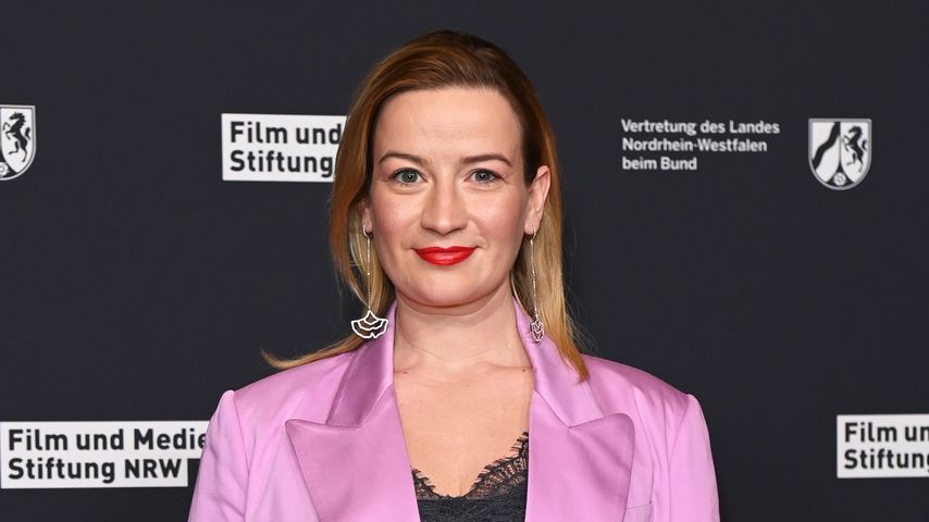 Schauspielerin Nina Gummich ist zum ersten Mal schwanger!