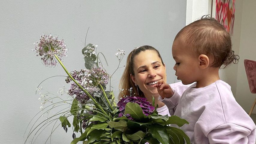 Nina Noel und ihr Sohn Lyano Lyon im Mai 2021 in Hamburg