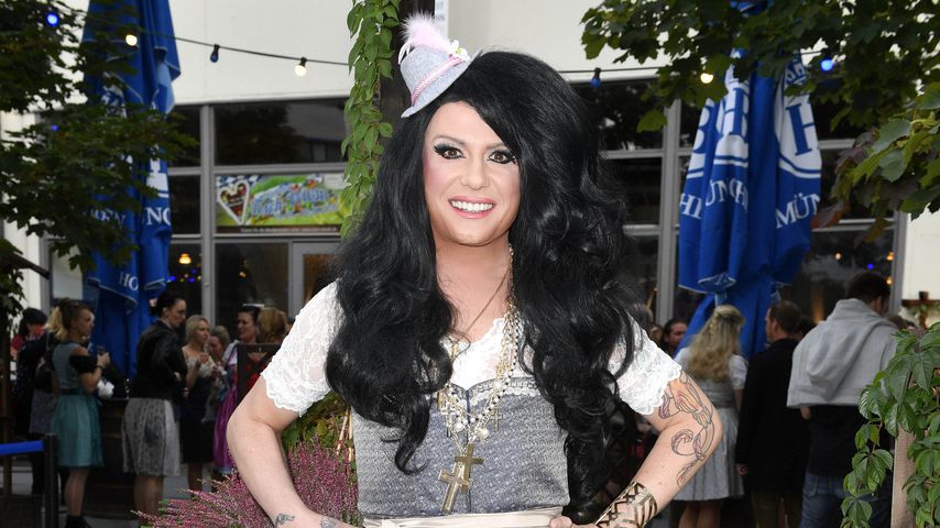 Nina Queer, Travestiekünstlerin