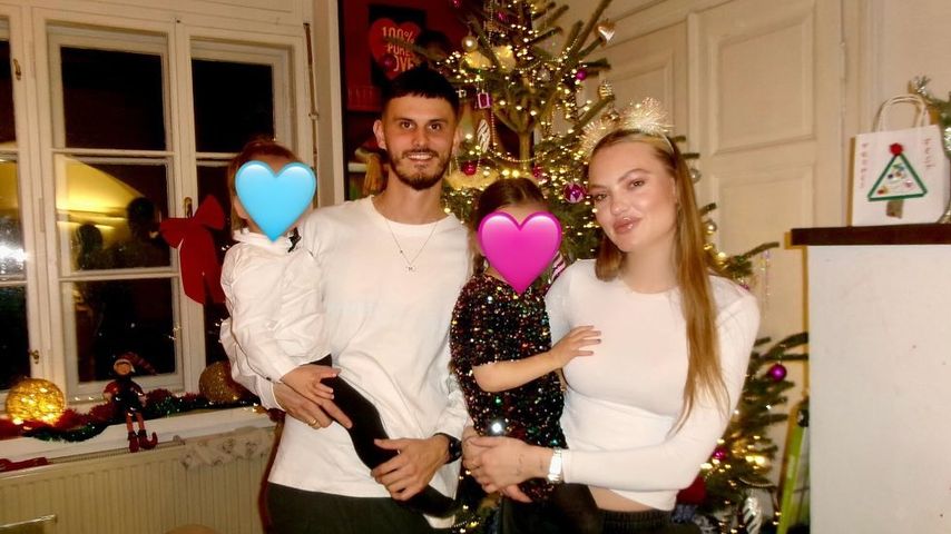 Nino Sifkovits und Cheyenne Ochsenknecht mit ihren Kindern Matteo und Mavie