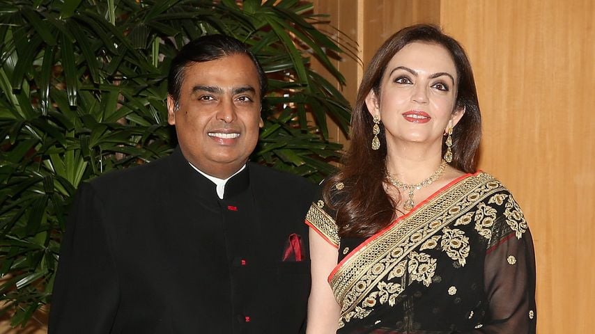 Nita Ambani und Mukesh Ambani beim Empfang des British Asian Trust in Mumbai, 9. November 2013