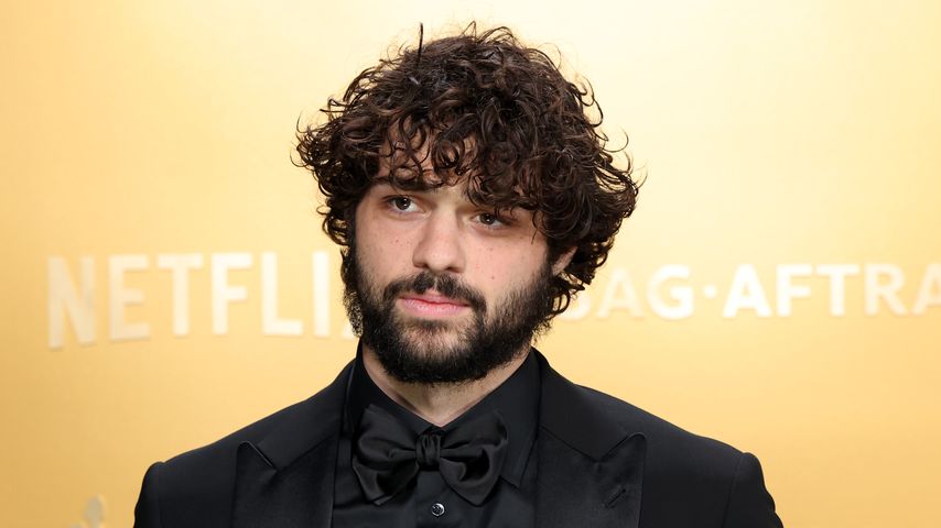 Nanu: Noah Centineo überrascht bei SAG Awards mit Vollbart