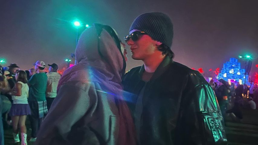 Noah Cyrus mit ihrem Verlobten Pinkus