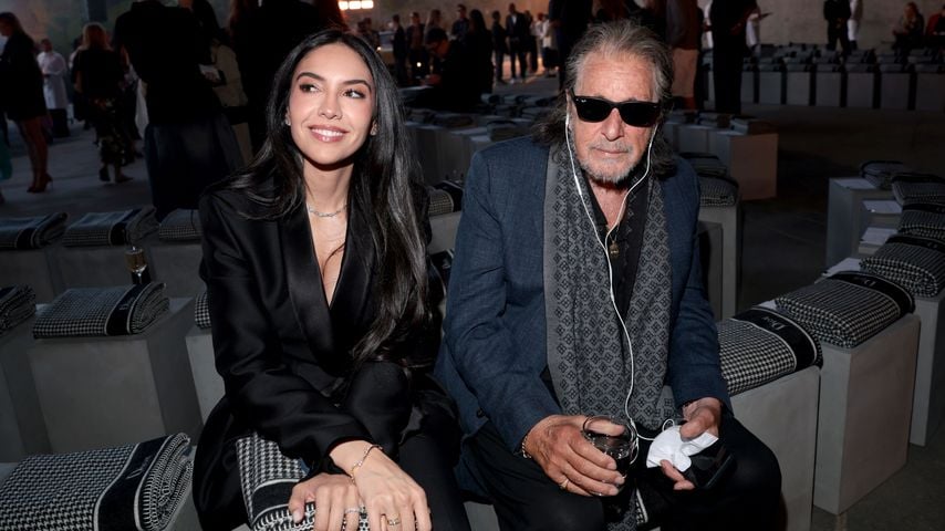 Noor Alfallah und Al Pacino bei der Dior Cruise 2027 im LACMA in Los Angeles
