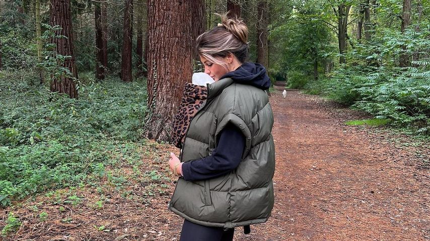 Influencerin Novalanalove mit ihrem Baby im Oktober 2022