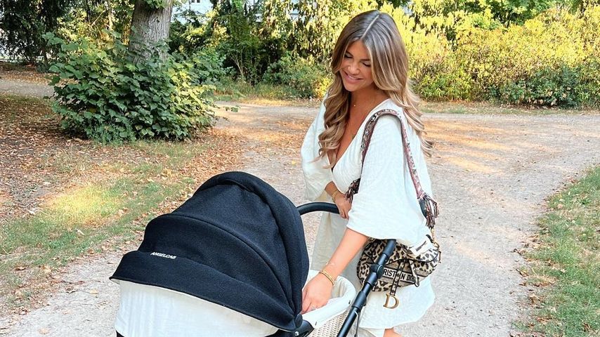 Novalanalove mit ihrem Baby Nola