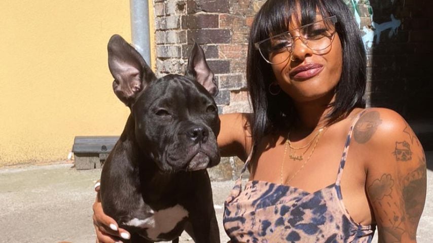 Nura und ihr Hund Chilli