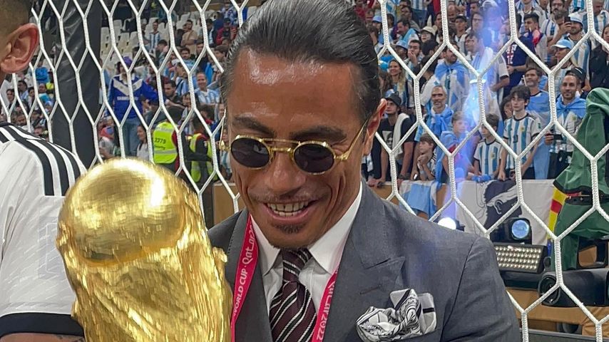 WM-Pokal-Fotos: Ermittlungen gegen "Salt Bae" Nusret Gökçe!