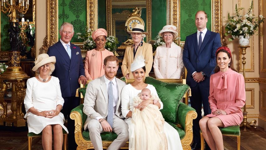 Offizielles Familienfoto zur Taufe von Archie Harrison