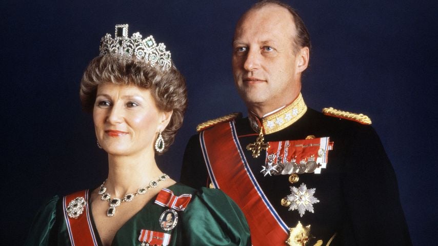 Offizielles Porträt von Kronprinzessin Sonja und Kronprinz Harald im Königlichen Schloss in Oslo, Februar 1987