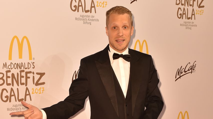 Oliver Pocher kassiert Shitstorm für Lagerfeld-Verkleidung!