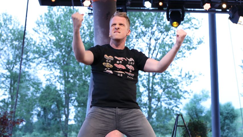 Oliver Pocher beim "Grill den Henssler"-Sommerspecial, Folge 2