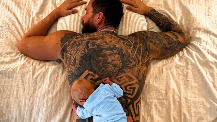 Oliver Sanne mit seinem Sohn, Juni 2026