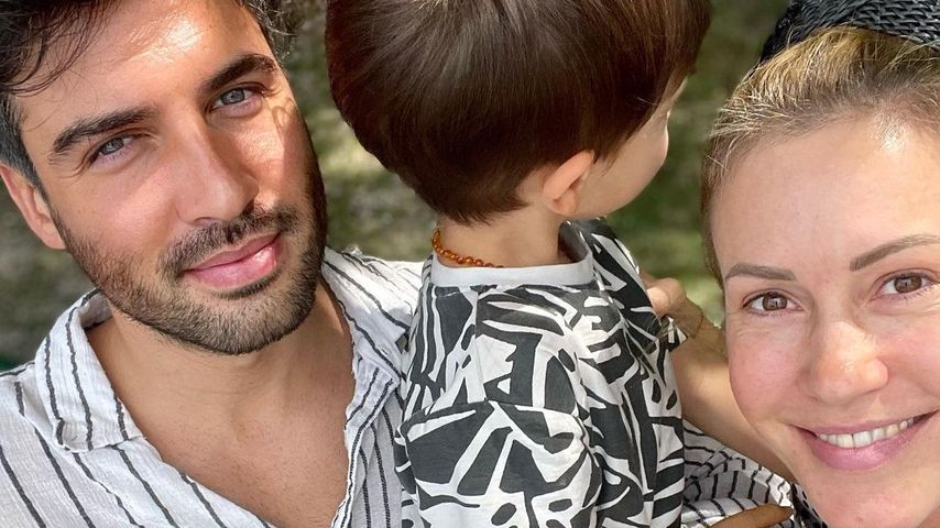 Oliver Vaid und Wolke Hegenbarth mit ihrem Kind, August 2022