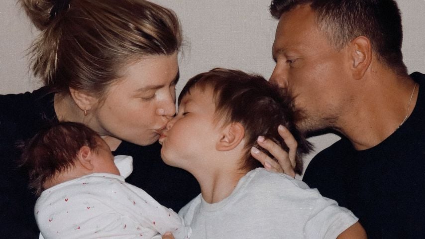 Olivia Bowen, Alex Bowen und ihre zwei gemeinsamen Kinder im August 2025