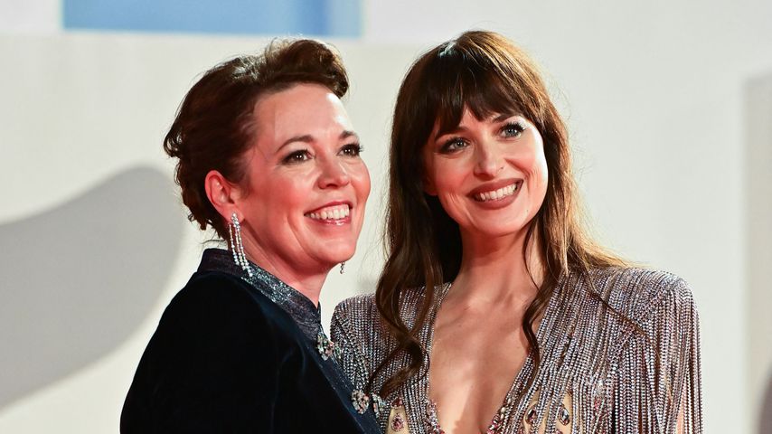 Olivia Colman und Dakota Johnson im September 2021