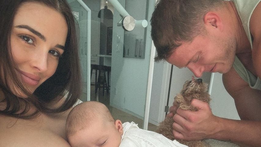Olivia Culpo und Christian McCaffrey mit Tochter Colette und ihrem Familienhund