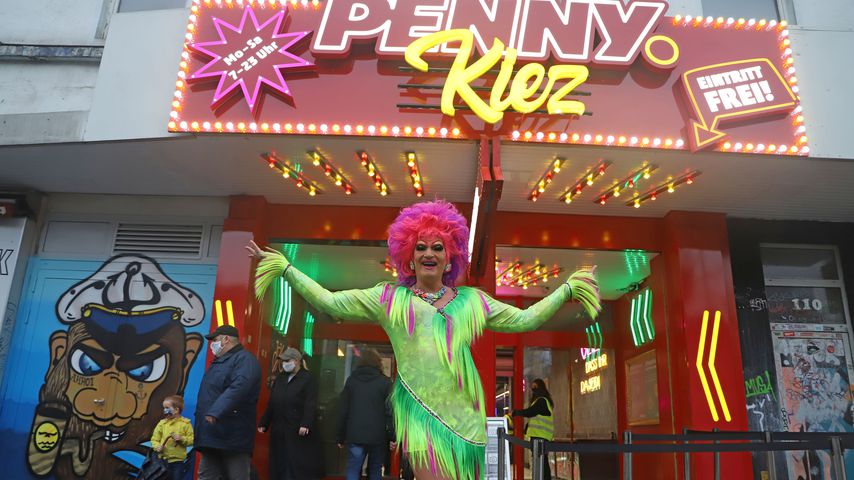 Olivia Jones als Patin des wiedereröffneten Kiez-Penny