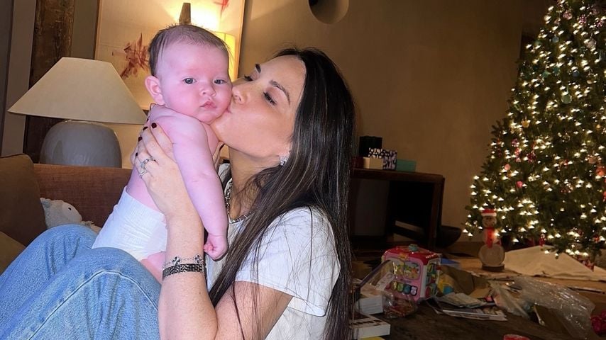 Olivia Munn mit ihrer Tochter Méi, Dezember 2024