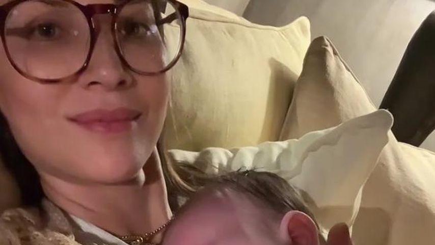 Olivia Munn mit ihrer Tochter Méi, Dezember 2024