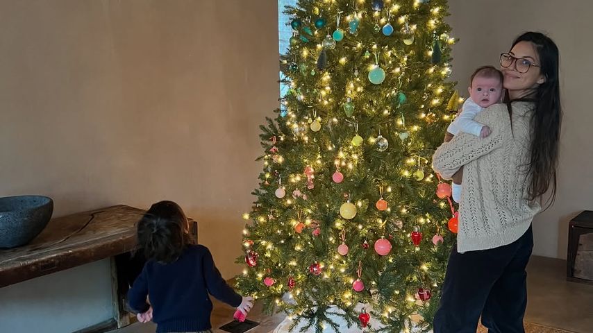 Olivia Munn auf Instagram mit ihren und John Mulaneys zwei Kindern