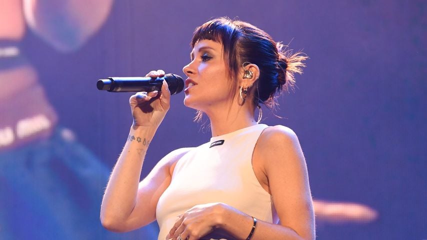 Lily Allen auf der Bühne, 2024
