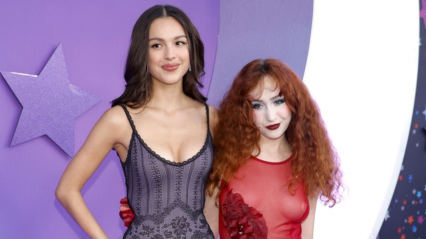 Sängerinnen Olivia Rodrigo und Chappell Roan bei der "Olivia Rodrigo: Guts World Tour"-Filmpremiere